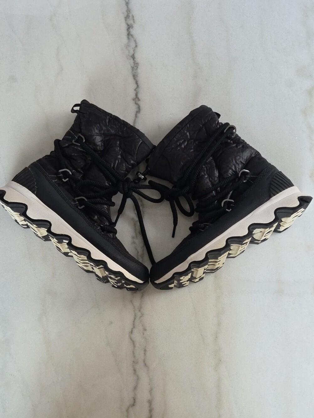 Sorel Black Quilted Lace-Up Winter Boots Size 8
